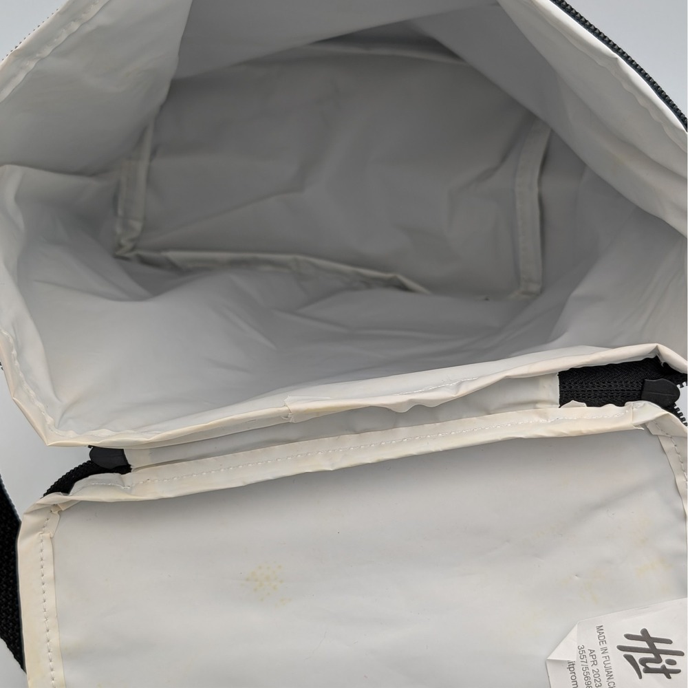 McDonalds Employee Exclusive Insulated Lunch Bag Cooler Black Red Shoulder Strap - Picture 3 of 7